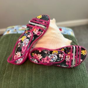 Woman’s Croc Isabella Sandal